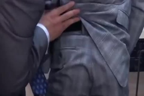 engulfing   Mega Cut rod In Suit