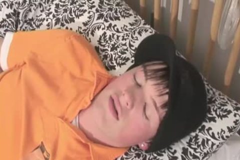 brunette hair lad Strokes Himself And Dildos arse